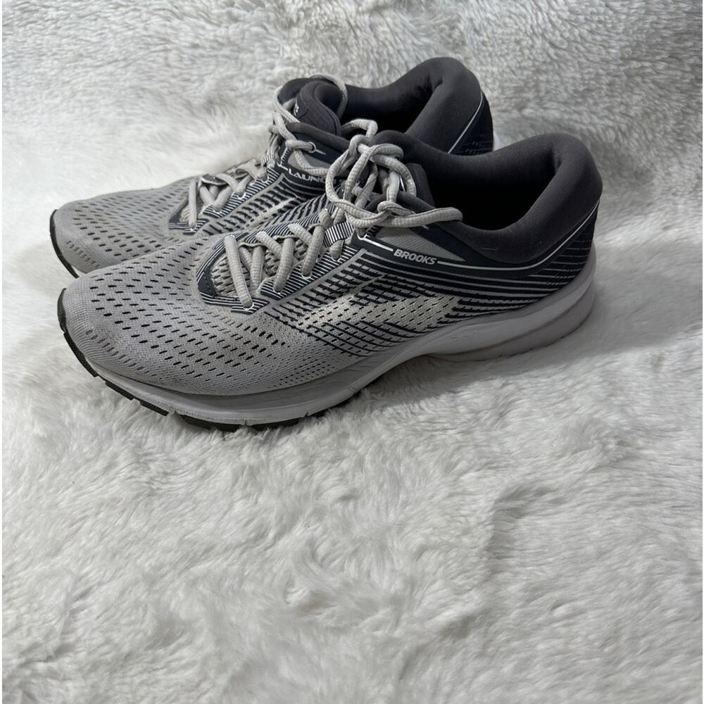 Brooks Launch 5  gray women’s Running Sneakers Sz: 9.5